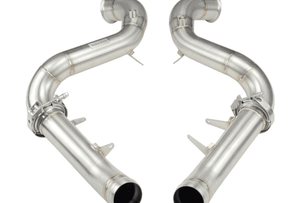 Optimisez les performances de votre Mercedes E63 AMG avec un downpipe haute performance